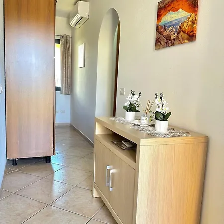 Apartamento Oleanders House - Two-room With Private Terrace In *