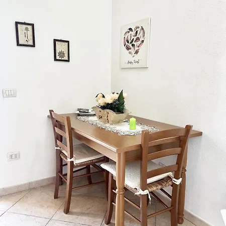 Oleanders House - Two-room With Private Terrace In Apartamento *